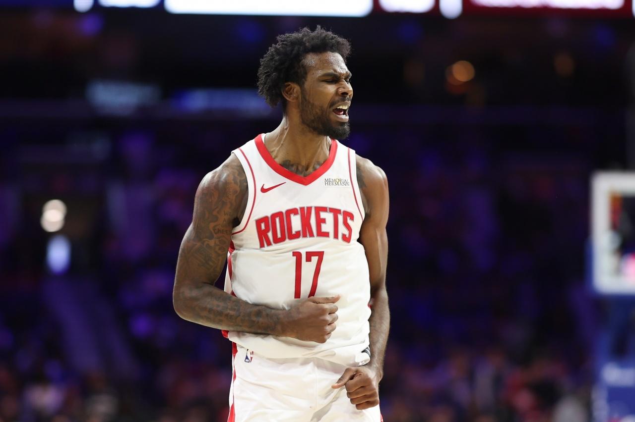 火箭前锋伊森，还能挽救一下吗？看伊森近期的表现，已经不单单是心态的问题了，从心态