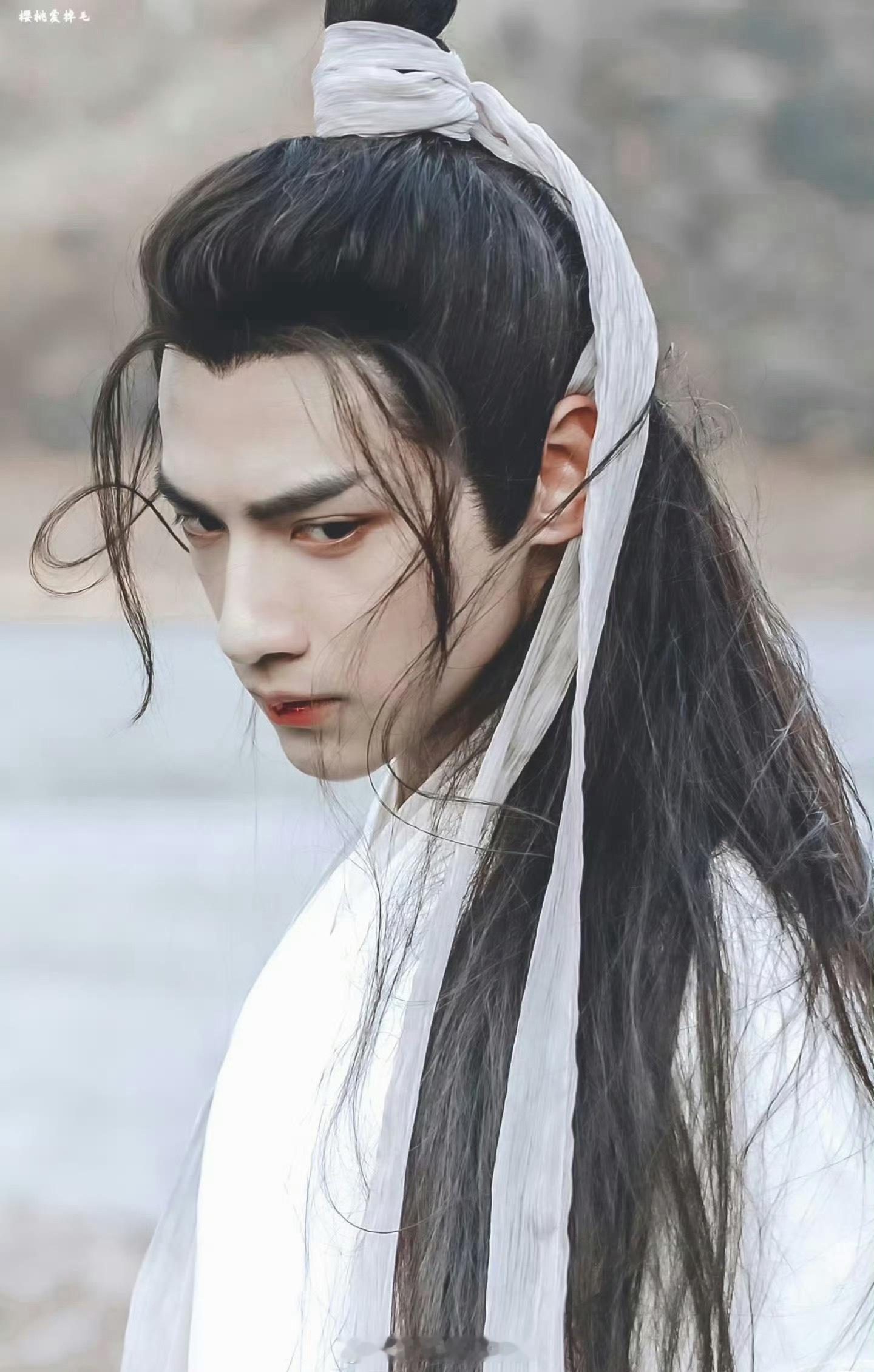 大家感觉罗云熙的润玉算不算掀桌的鼻祖？