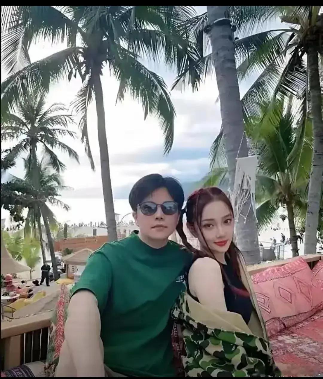 李小璐晒出与陌生男子亲密照片！​​​