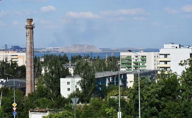 乌克兰愤怒地发现，俄乌冲突期间饱受战火蹂躏的乌东南向亚速海港口城市马里乌波尔正在