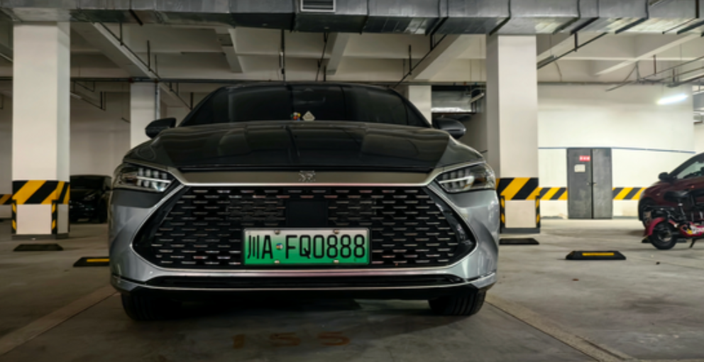 秦plusdm-i提车感受刚提10天左右，油耗也确实低的离谱，跑高速费油，但