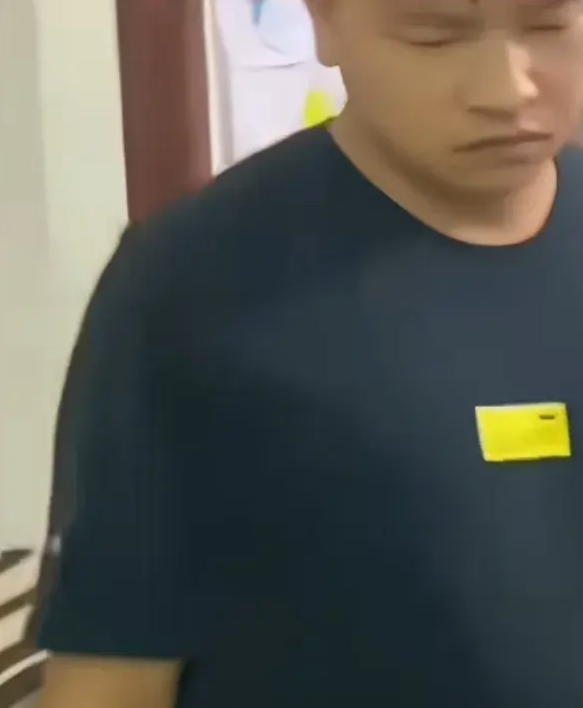 广东一男子做了6年的工作被开除了，“把主管打了，好几条流水线都有关系每天好活排不
