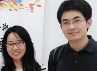 网友果然猜对了付磊的女儿说，爸爸之前在被美国的实验室开除，一无所有的时候，是妈