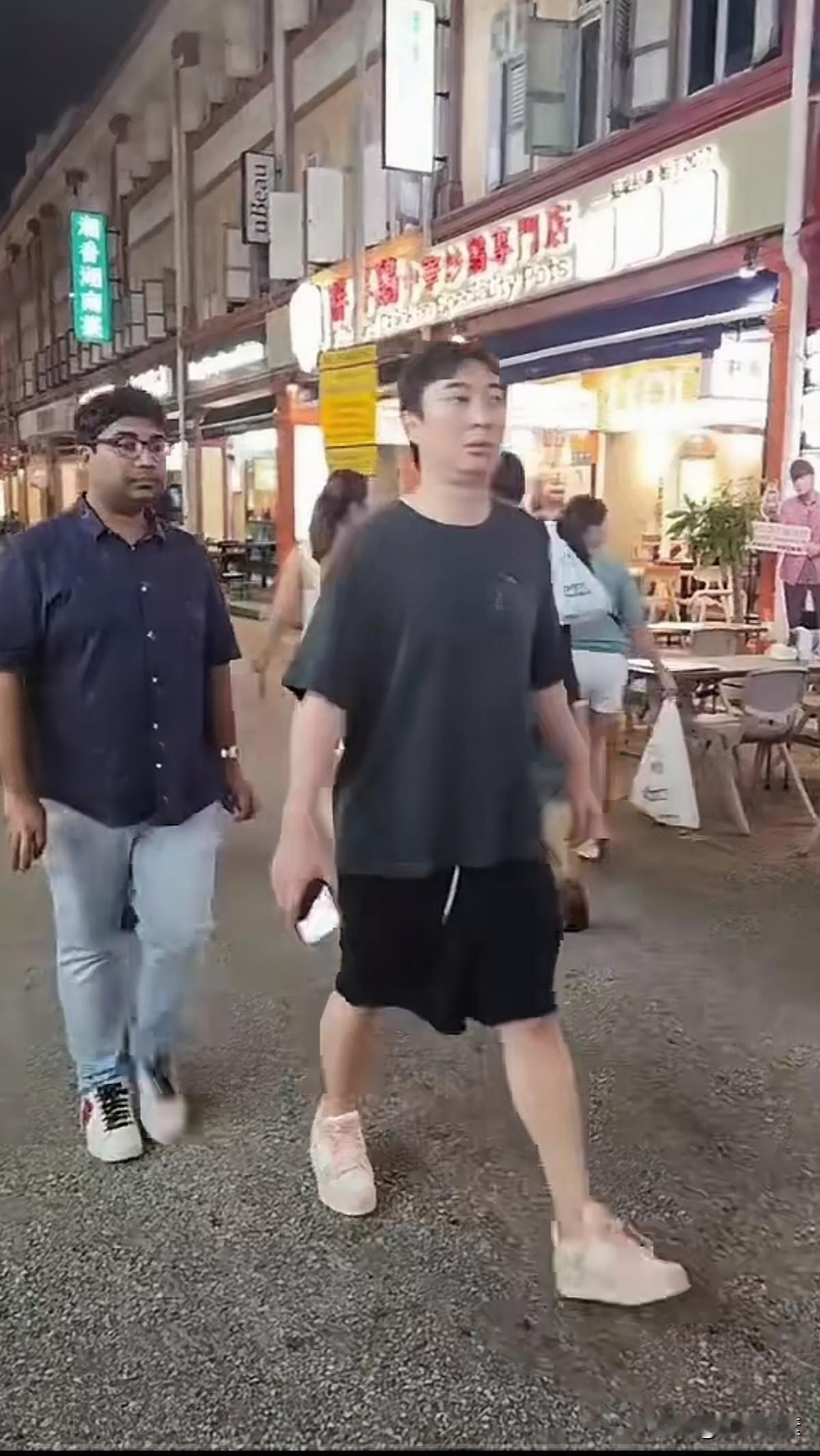 说实话，万达公子王思聪要长相有长相，要资源有资源，要流量有流量，随便干点什么不好