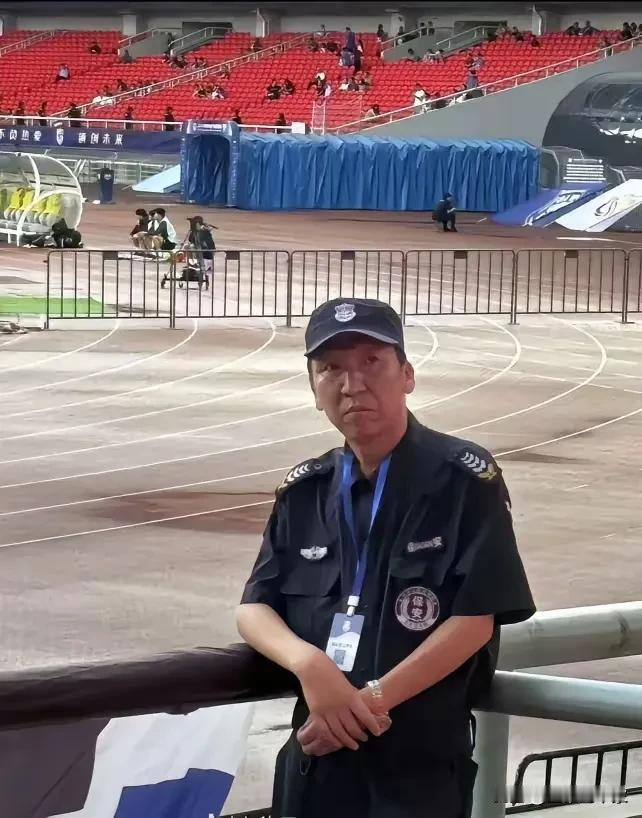 俱乐部选择全力支持崔康熙！重压之下，俱乐部终于有所动作，组织全体球迷协会召开沟