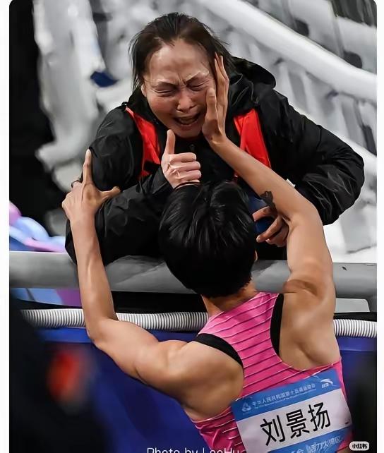 天啊，刘景扬​你藏的真是太深了！​查了才知道，28岁的刘景扬竟然​前两届全