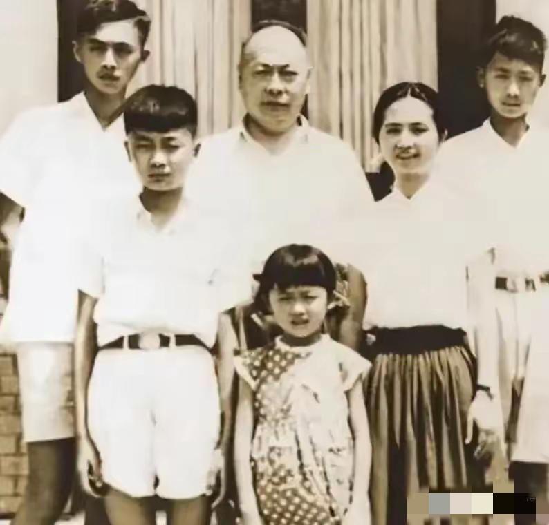 1974年，陈毅夫人张茜病重弥留之际，盯着三个儿子只说了一句话：“妹妹不出嫁，你