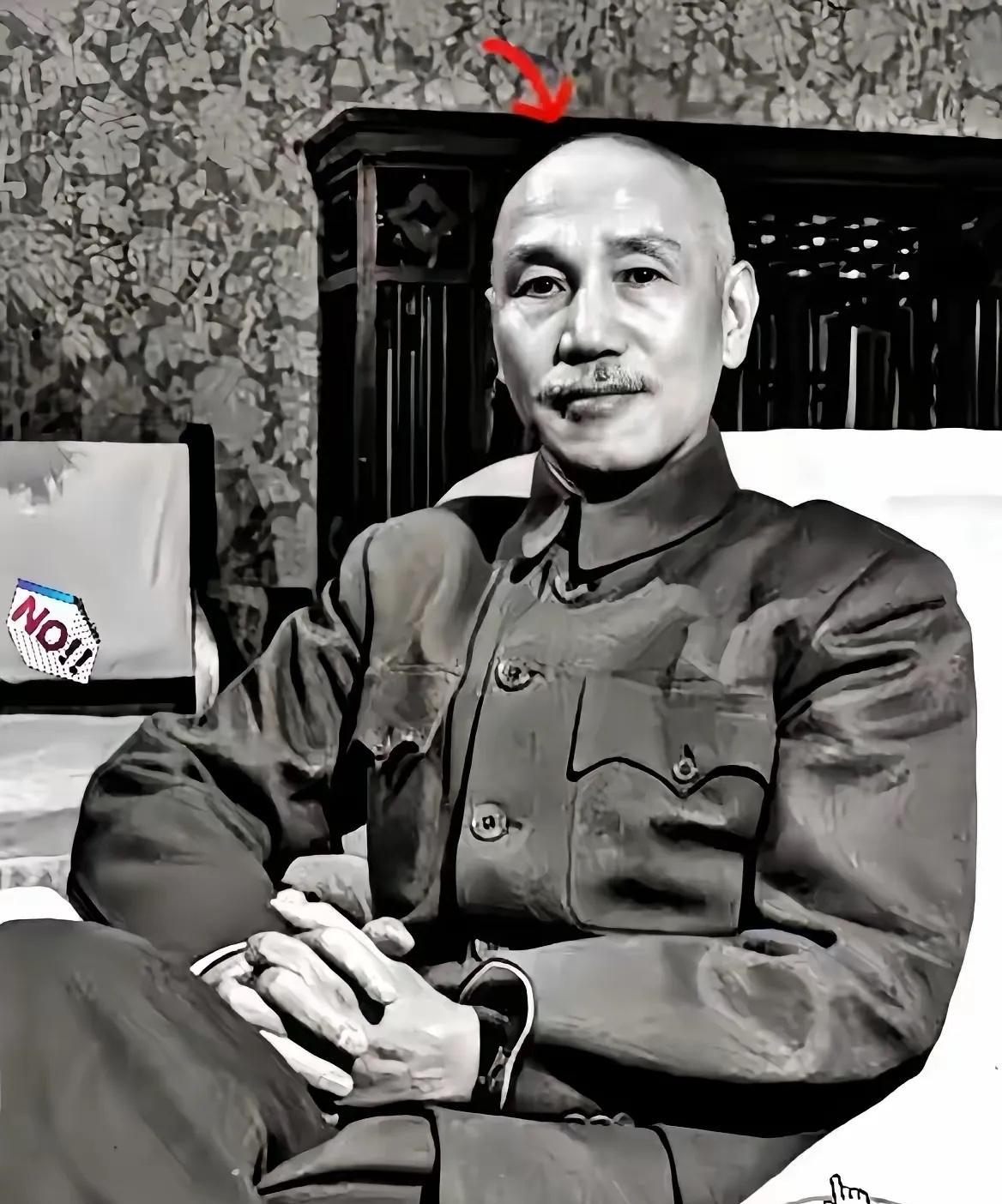 他在大陆选了两个墓地,但临死时杀了1800名共产党人,竟然想让墓地回大陆,这不是
