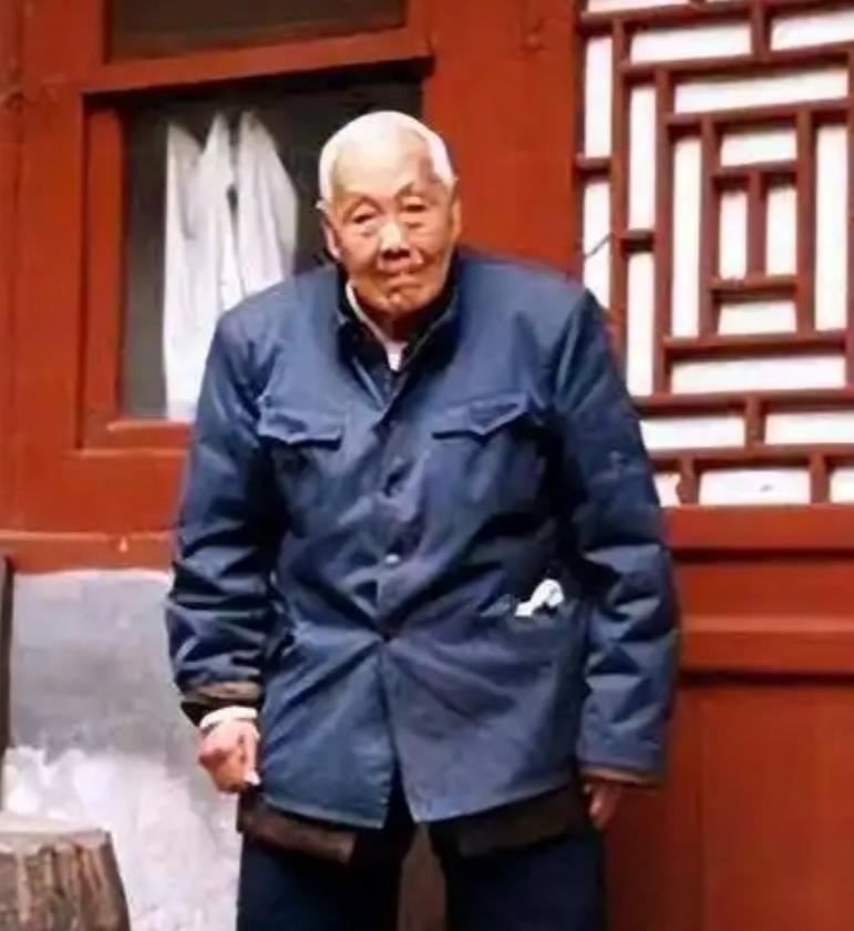 清朝太监回忆：妃子从不避讳太监，十分侮辱人，中国最后一个太监孙耀庭回忆，清宫妃子