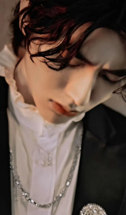 谁被冷脸坤戳中！黑色作战服造型气场爆棚，建模般的颜值无可挑剔，唱跳创作样样顶尖，