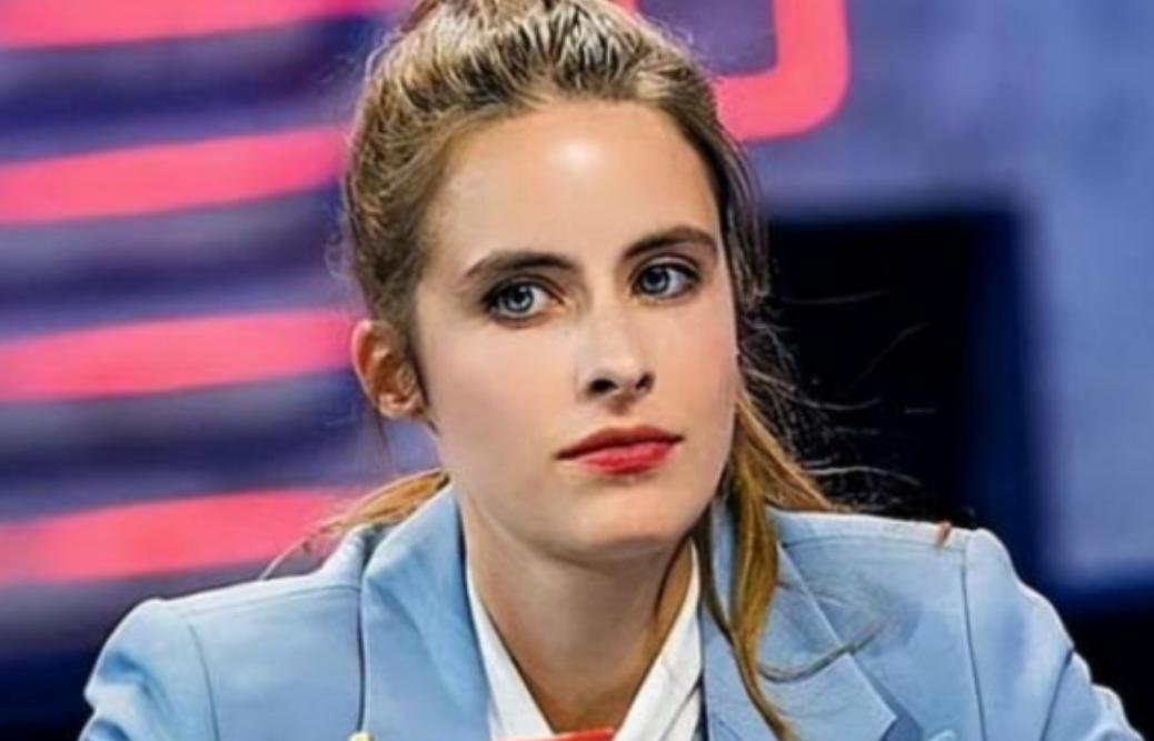 “不让我去中国找他，我就终身不嫁！”2021年，一位年轻貌美的美国女学霸不顾父母