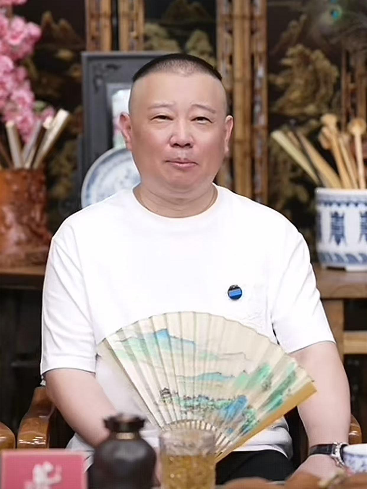 德云社郭德纲在家直播的时候回应“腾”字科招生的事情。郭德纲说道：接下来自己比较忙