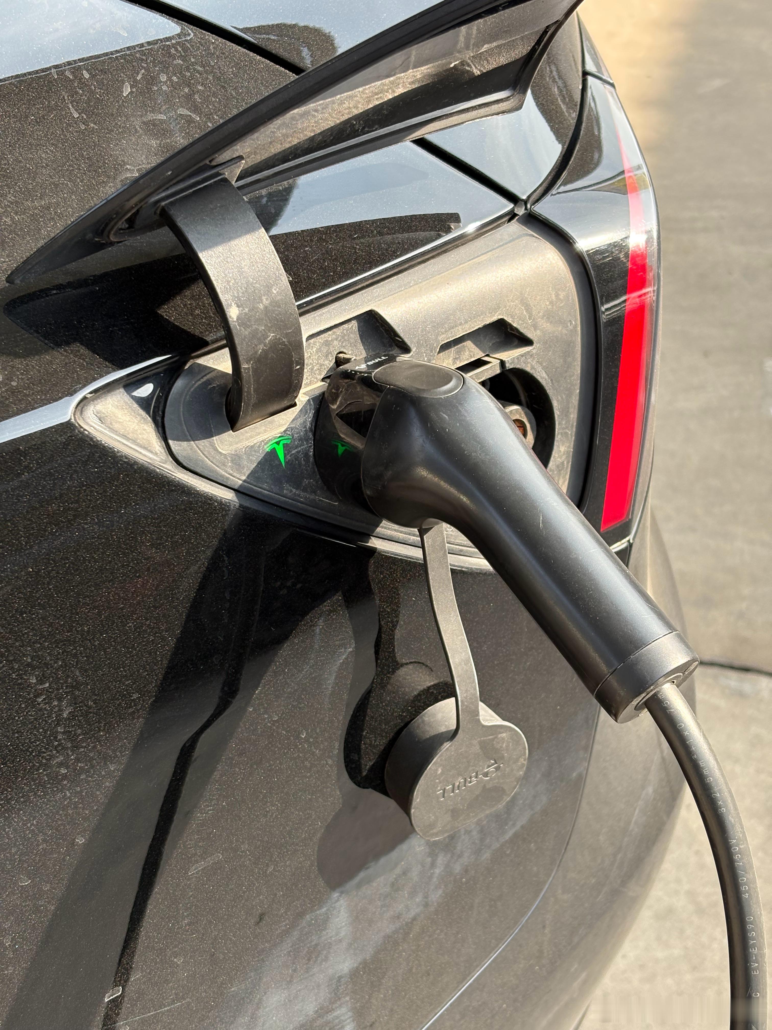 吃饭不吃预制菜充电不充劣质电没事就用市电慢充主打一个养生充电武汉