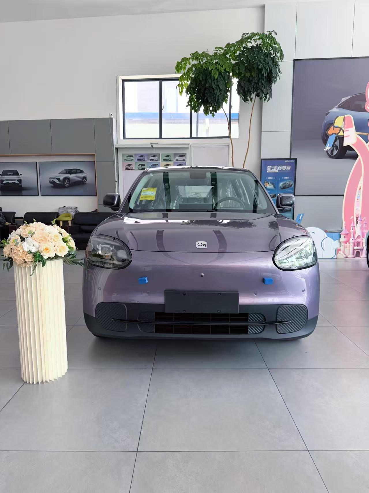 全系标配了高清倒车影像，还有动态辅助线，新手停车倒车时看着屏幕心里更有底。