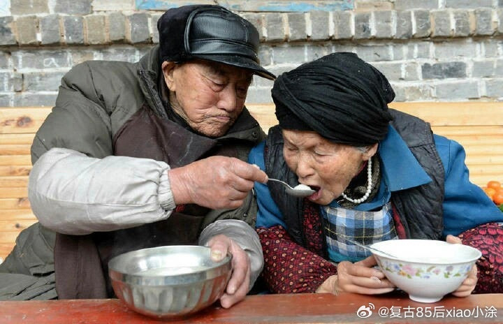 十点读书夫妻是这个世界上没有血缘，却相伴最久的人……