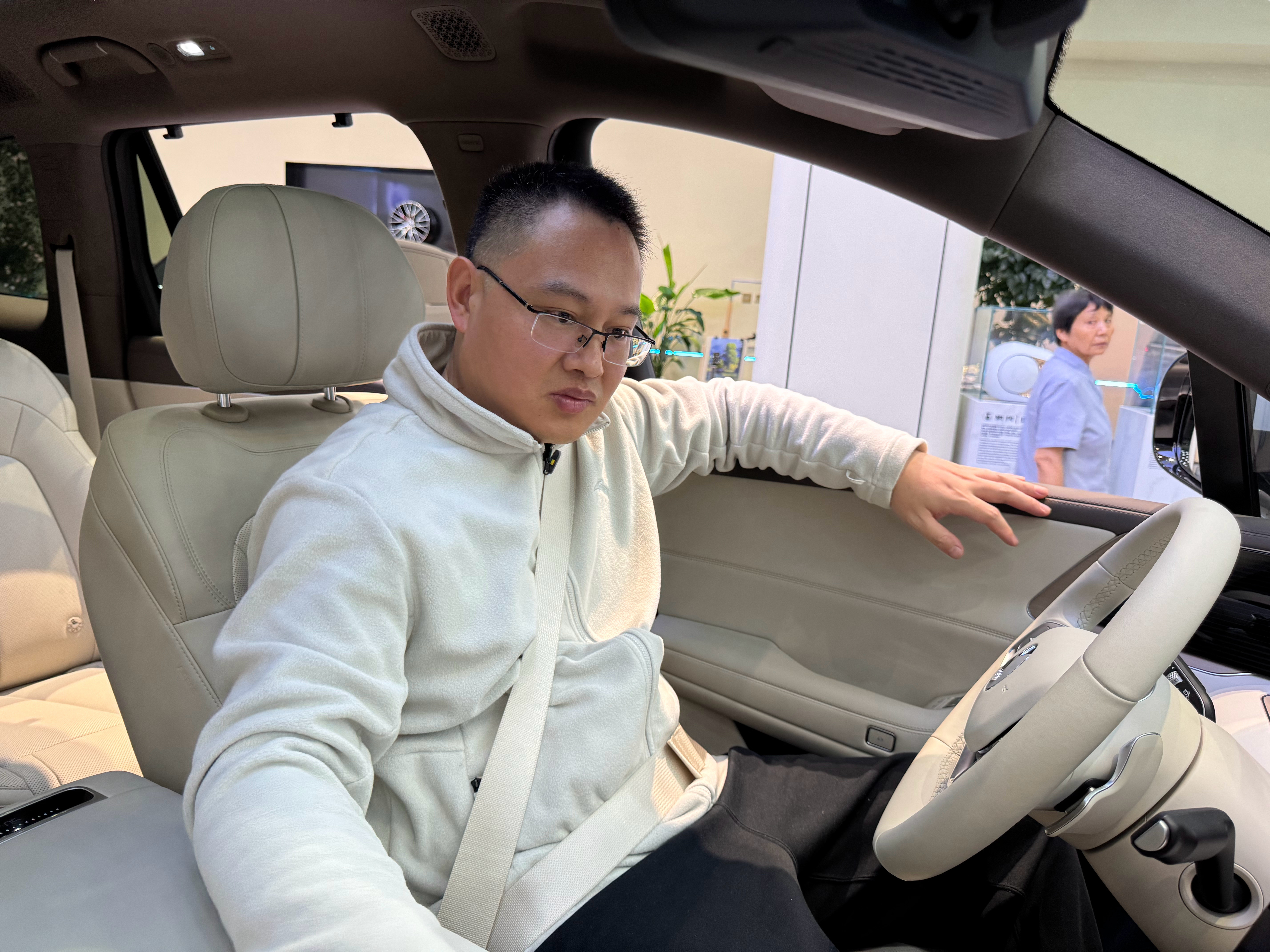 2025那些让你怦然心动的新车超级车主要问2025年最让我心动的车，必须是腾势