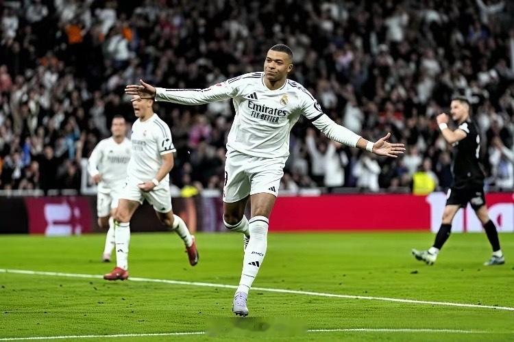 阿隆索转了一圈才发现，还是安切洛蒂这套好用！姆巴佩两射一传助皇马3-0完胜毕尔巴