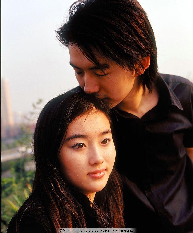 哎呀，这故事听着是不是有点熟悉？男孩结婚后变得比婚前还“腻”，这不是大家都在羡慕