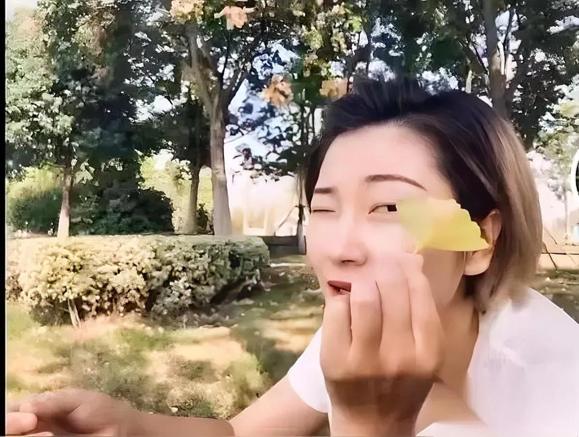 王暖暖解约比宫斗还精彩你敢信好好的解约非要闹成全网围观？本来就是雇员