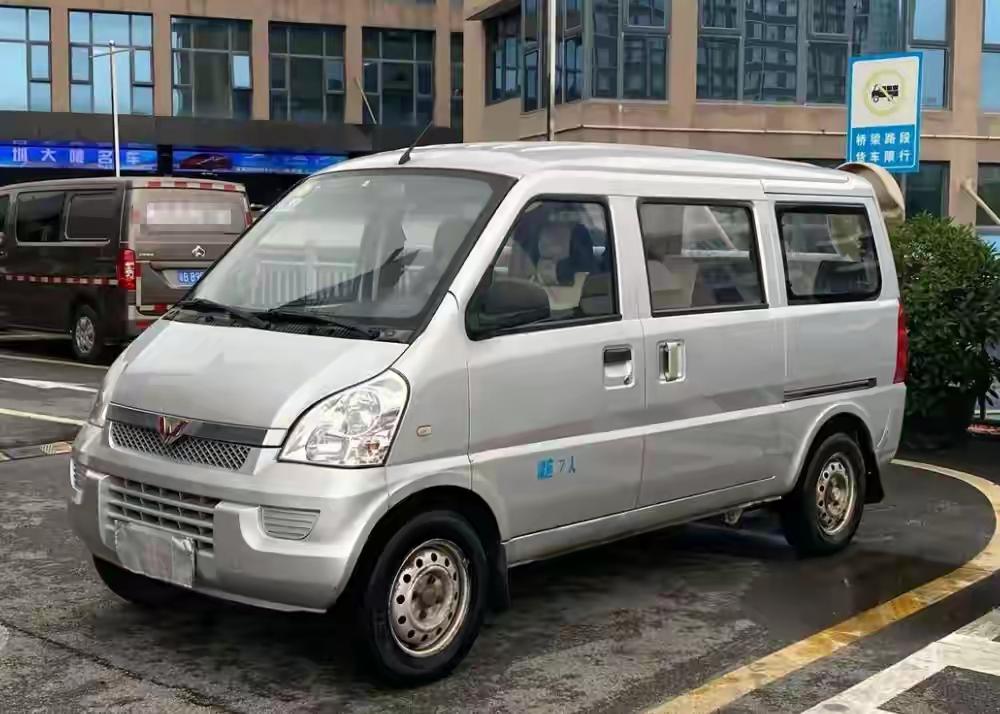 这就是赤裸裸的现实啊，一箱油在哪个国家最贵:​英国：约需800元人民币，日本