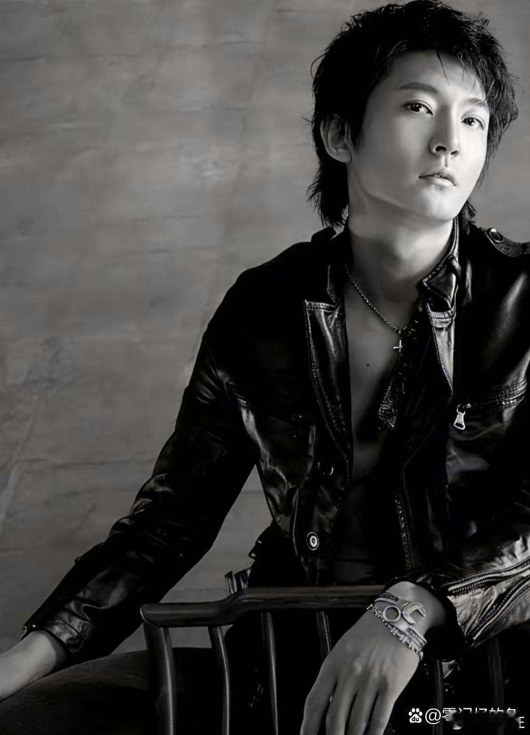 郭京飞年轻时候是真帅呀。