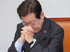 没有中国代表在场，也没邀请中国参会，北约这场闭门峰会，本就是西方阵营关起门来的内