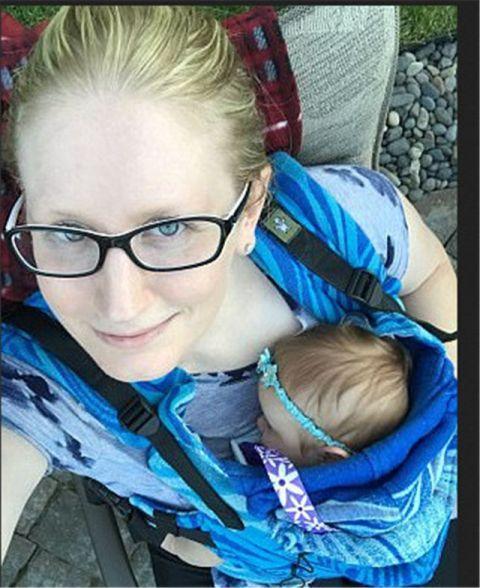 这位美国妈妈每天母乳流个不停, 日产乳汁达12斤