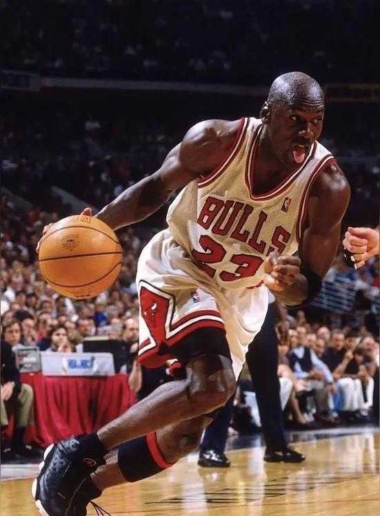 就算天王老子来了，NBA历史最强后卫也是这5人！1、迈克尔·乔丹历史地位：无
