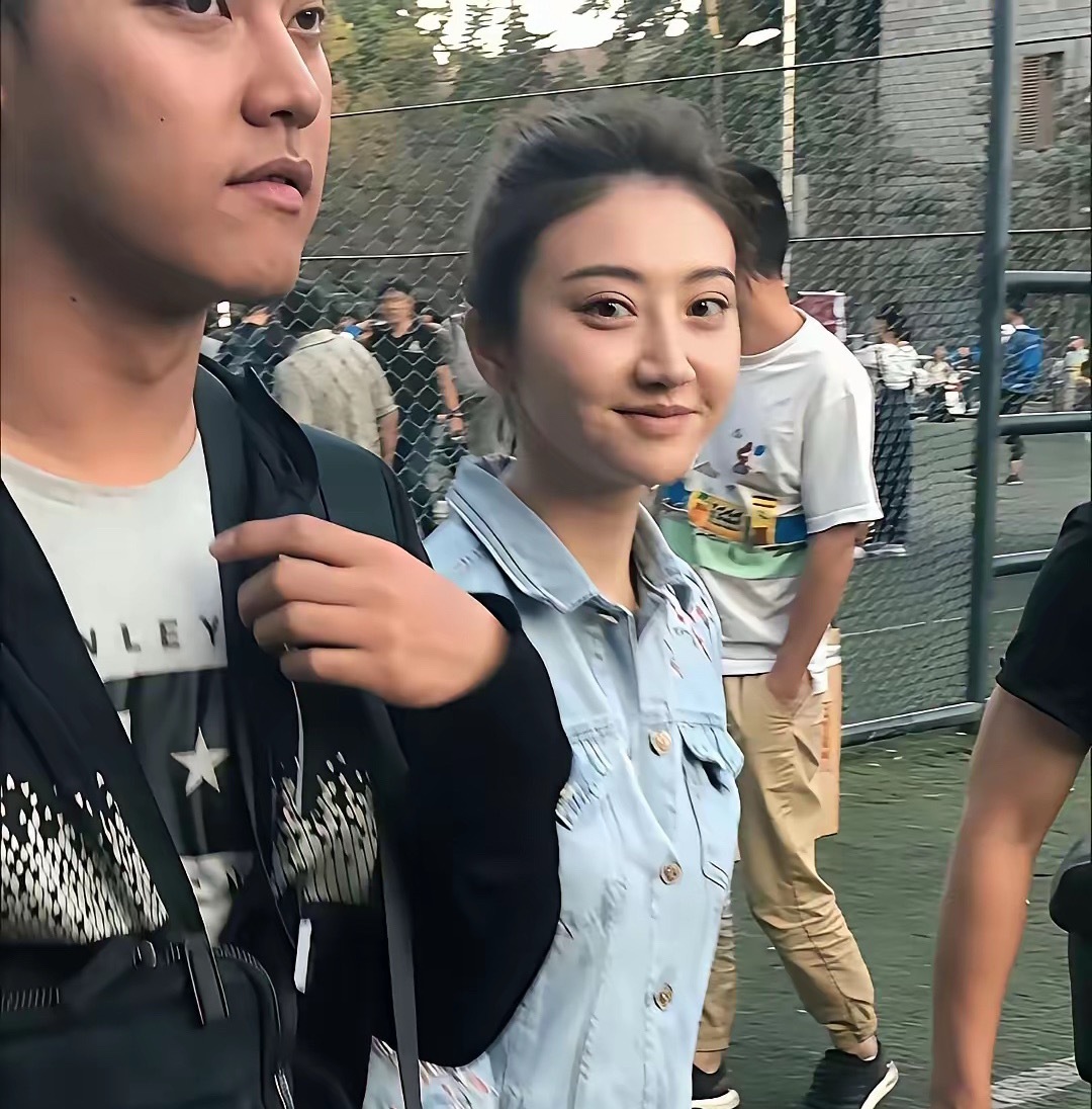 孙宇晨口中的白月光滤镜碎了！昔日清纯甜妹如今医美感过重，放在美女如云的娱乐圈颜值