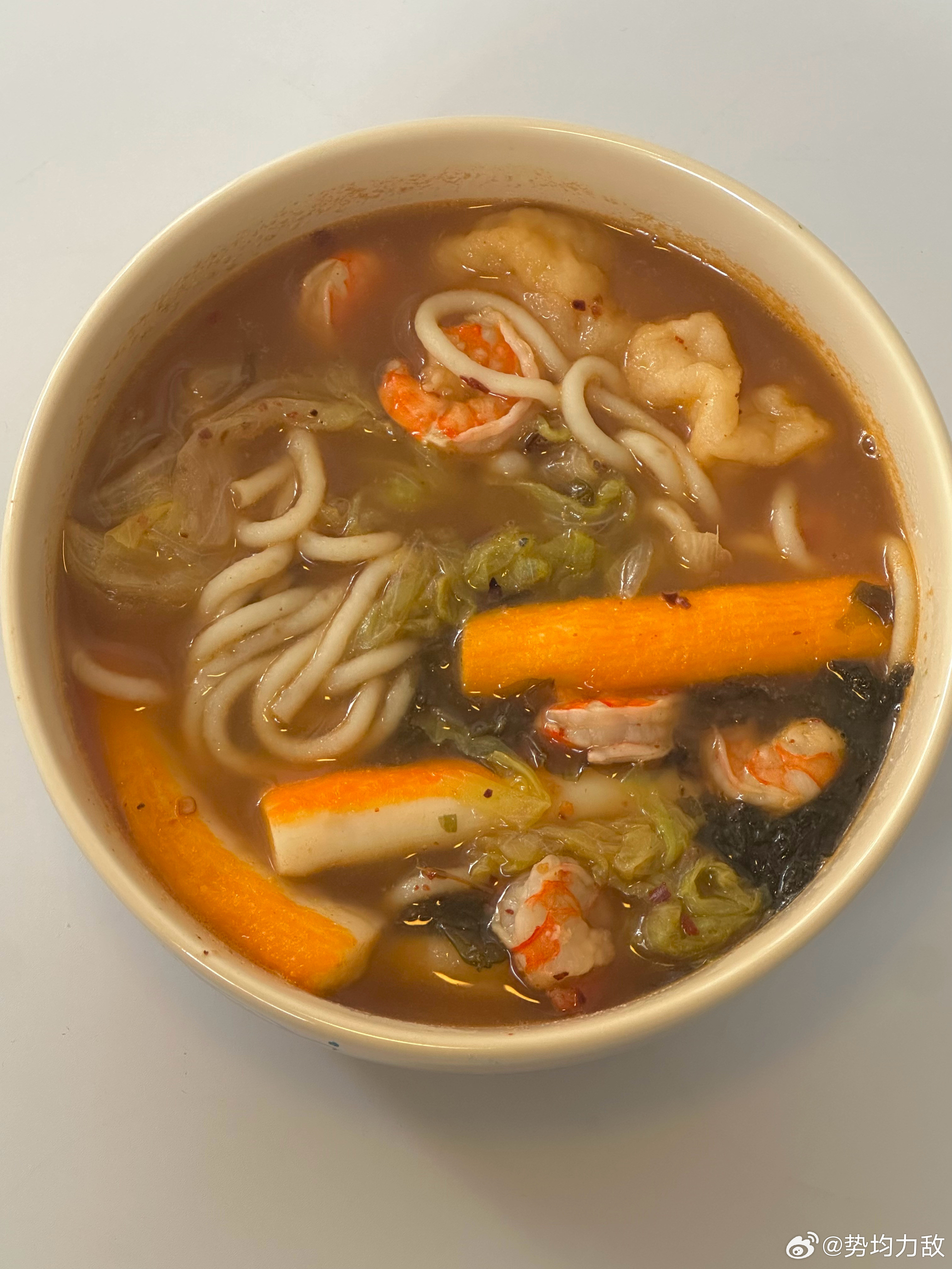 今晚虎粮..第一次吃鱼条味道像..米线？