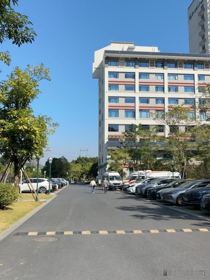 高血脂患者的早餐怎么吃？今天尝试这样做：燕麦糙米提前一个晚上在冰箱泡水，第二