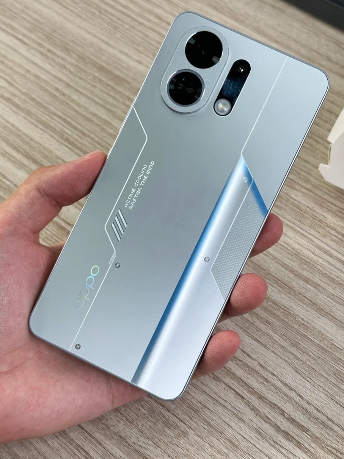 OPPOK13Turbo手感绝了，还有疾风散热，就硬帅啊🤩🤩​​​