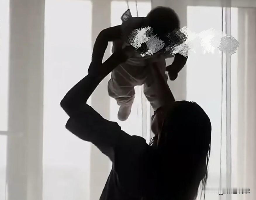 遇人不淑，婚姻简直是北京史女士的噩梦，哺乳期一个人带着嗷嗷待哺的小儿子和已经上学