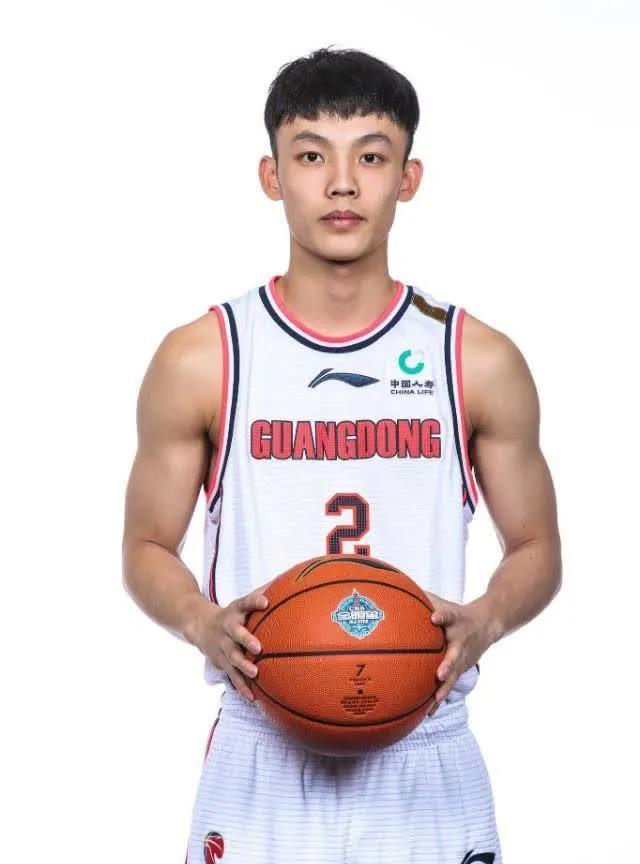 徐杰——被曝劈腿、负债、赌球！！近日，中国男篮再次爆出猛料，刚刚和张宁一起被国