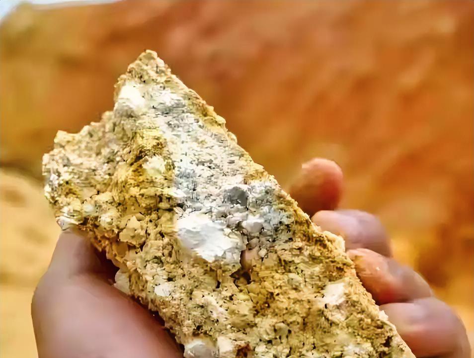 132年轮回！列强再喊“绝不容许”，中国强硬反制震醒世界132年前，李鸿章