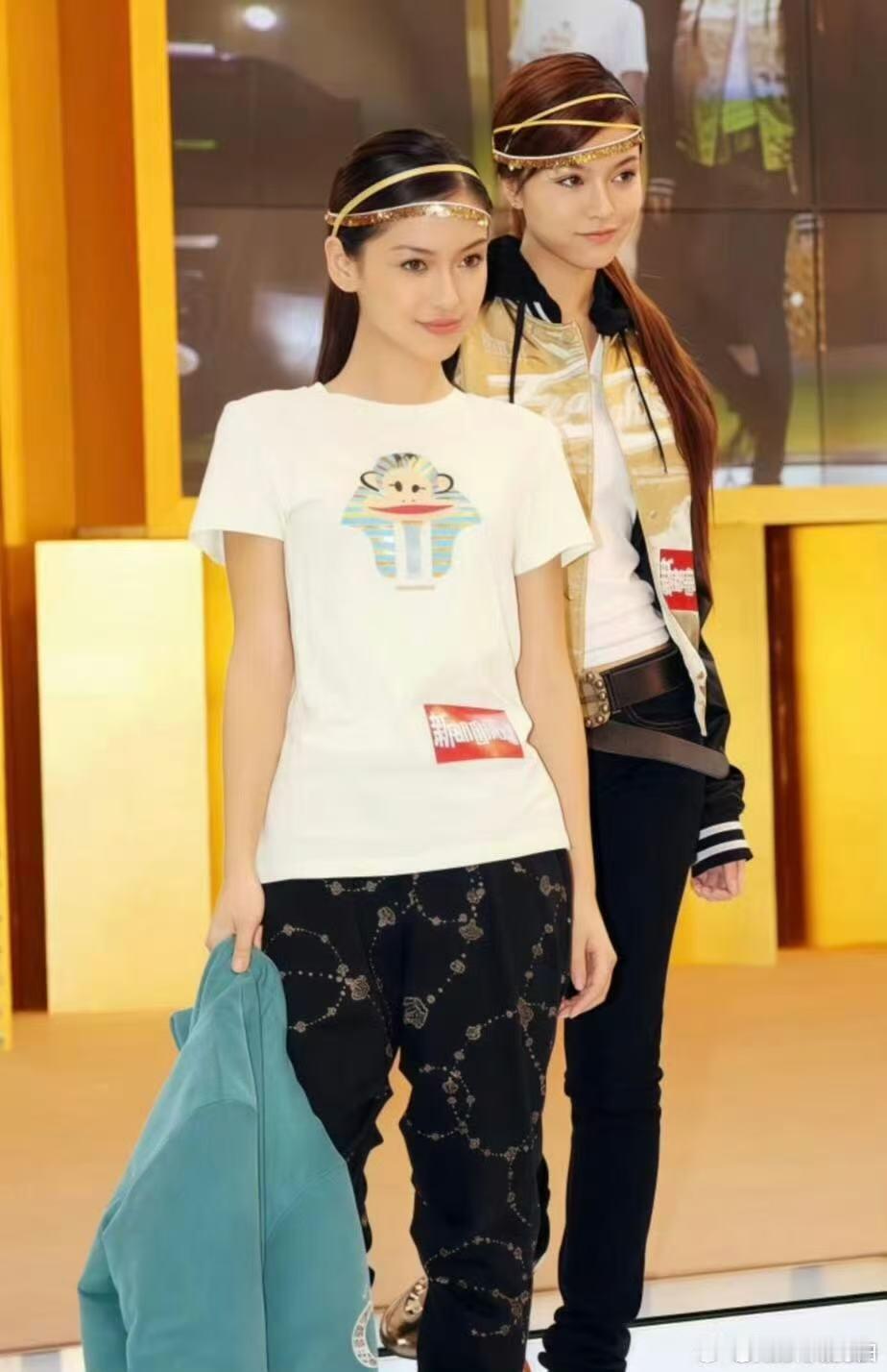 杨颖Anglebaby和文咏珊早期香港嫩模双生花时期太美了🥰好权威两张脸