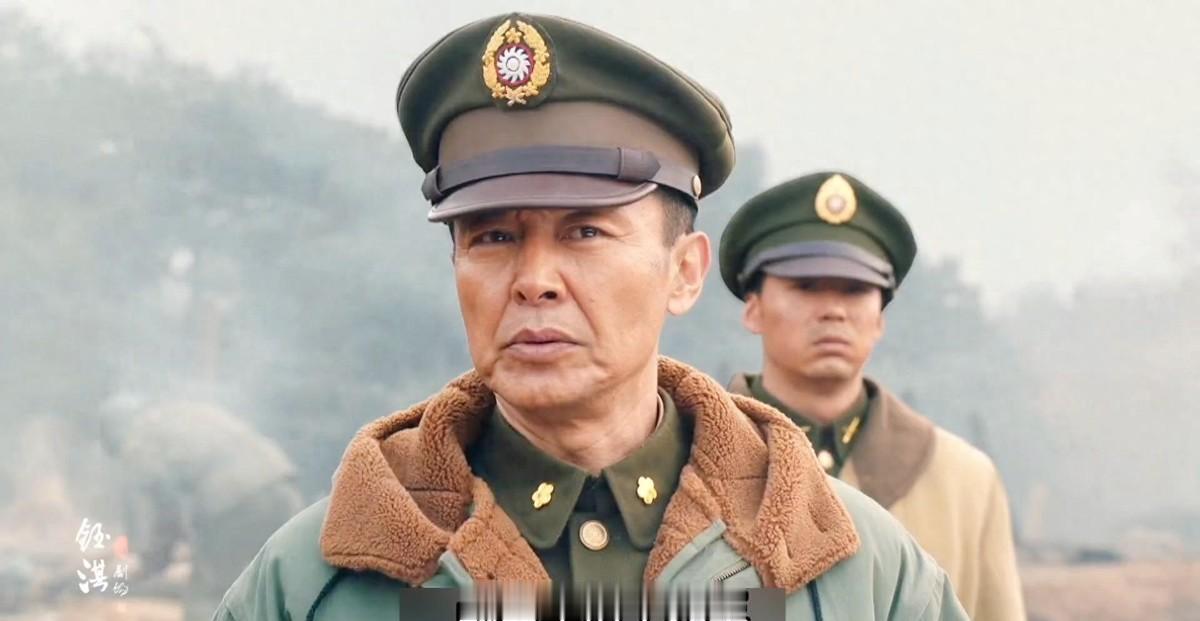 揭秘淮海战役时刘伯承为何提出“吃一个夹一个看一个”的独特战略策略？1948年1