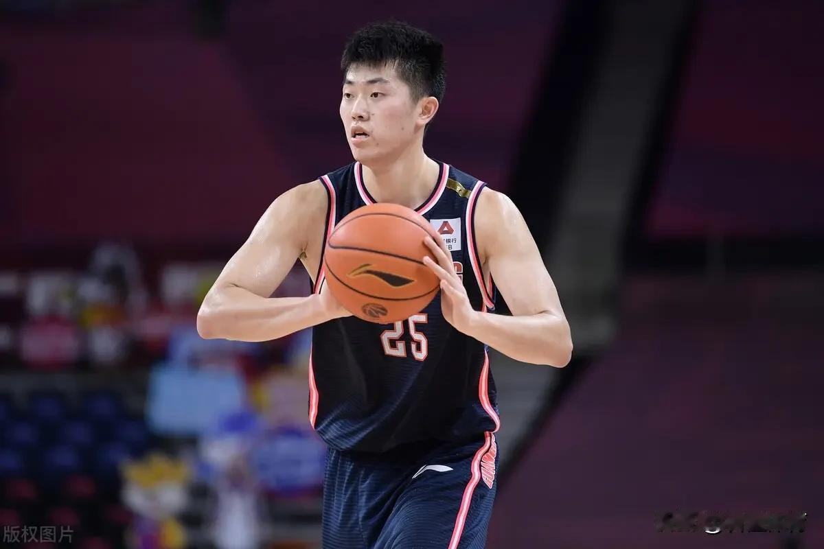 这次的CBA俱乐部杯，不知道郭士强有没有看？张皓嘉这种球员，不进入国家队真的可惜