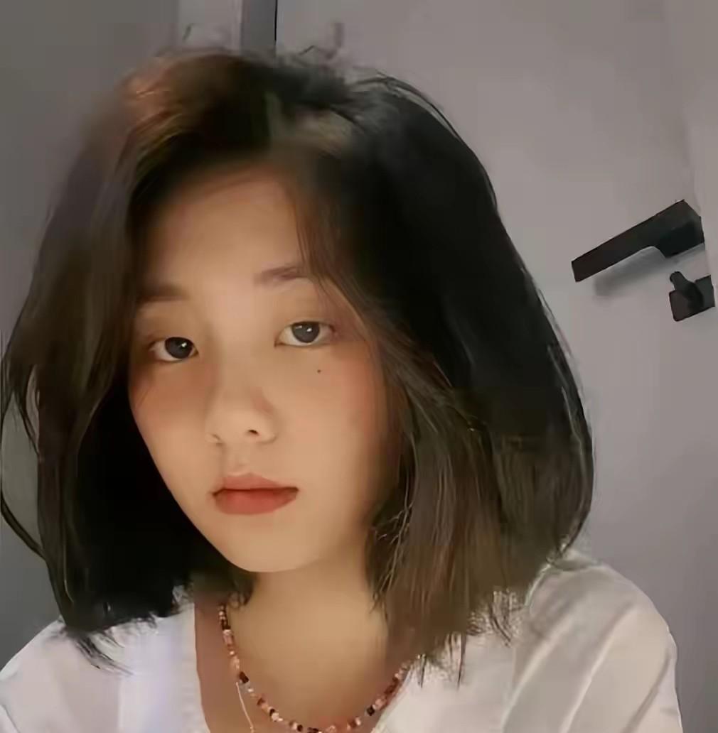 黄磊大概算错了。他亲手把女儿黄多多送进纽约大学的电影系，本以为是精英教育的终极