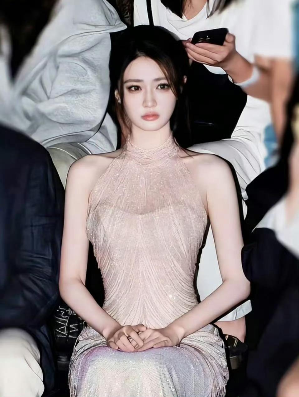 徐璐，真正活在爱里的公主，唯一受过的苦是男人的苦！当年甄嬛传那句“臣妾有一妹