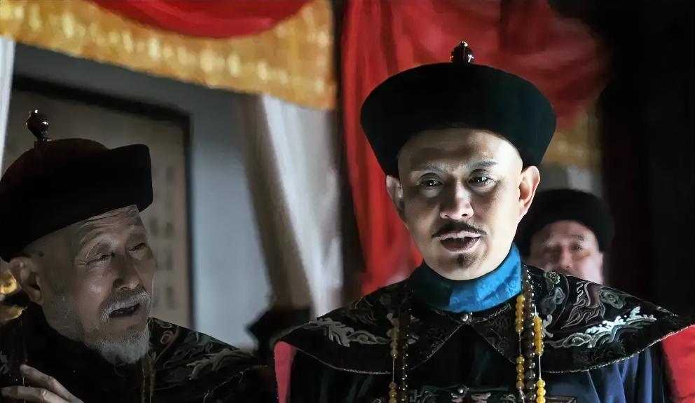 乾隆四十五年，云贵总督李侍尧因贪污事发，顺利拿到了斩立决。可是李侍尧没高兴多