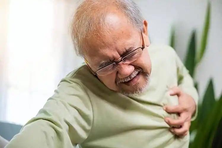 中老年人注意了！一旦显现出这4个体征，说明肺部功能已明显减弱，需要尽快调养！