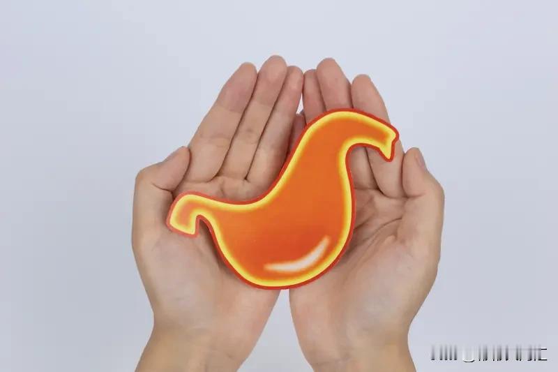 经常喝酒的人身体可太遭罪了。先说肝脏，酒精得靠肝脏代谢，长期喝很容易得酒精性肝病