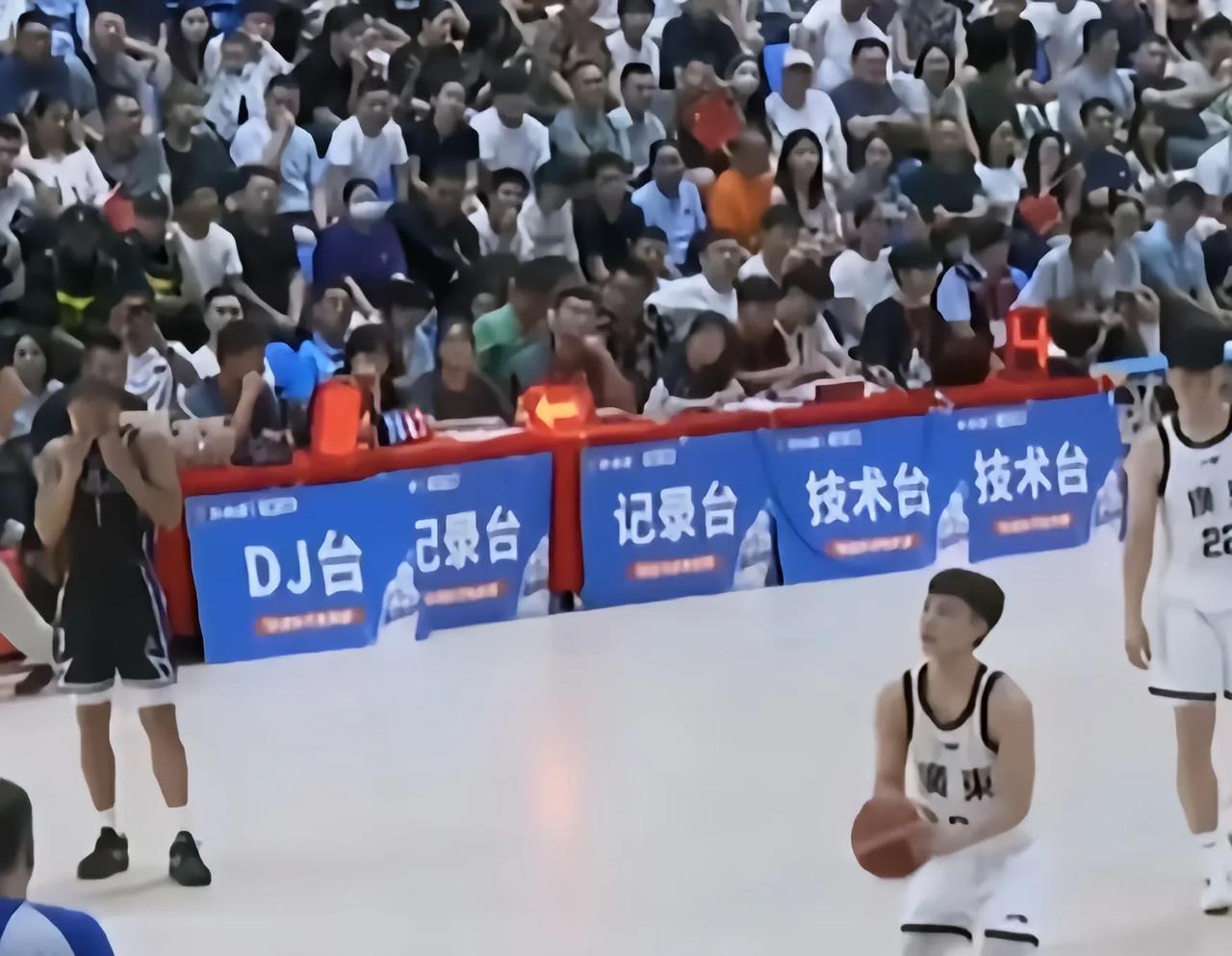 徐杰稳如泰山！中美国际篮球明星赛:海南站徐杰回归，全场砍下25分带领广东复仇野