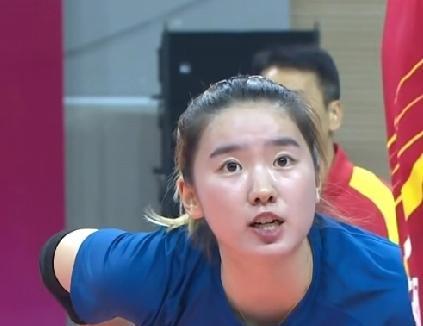 江苏输球的致命伤，是场上站着个“隐形人”👻上海队的范赖克跳发球砸过来时，江苏