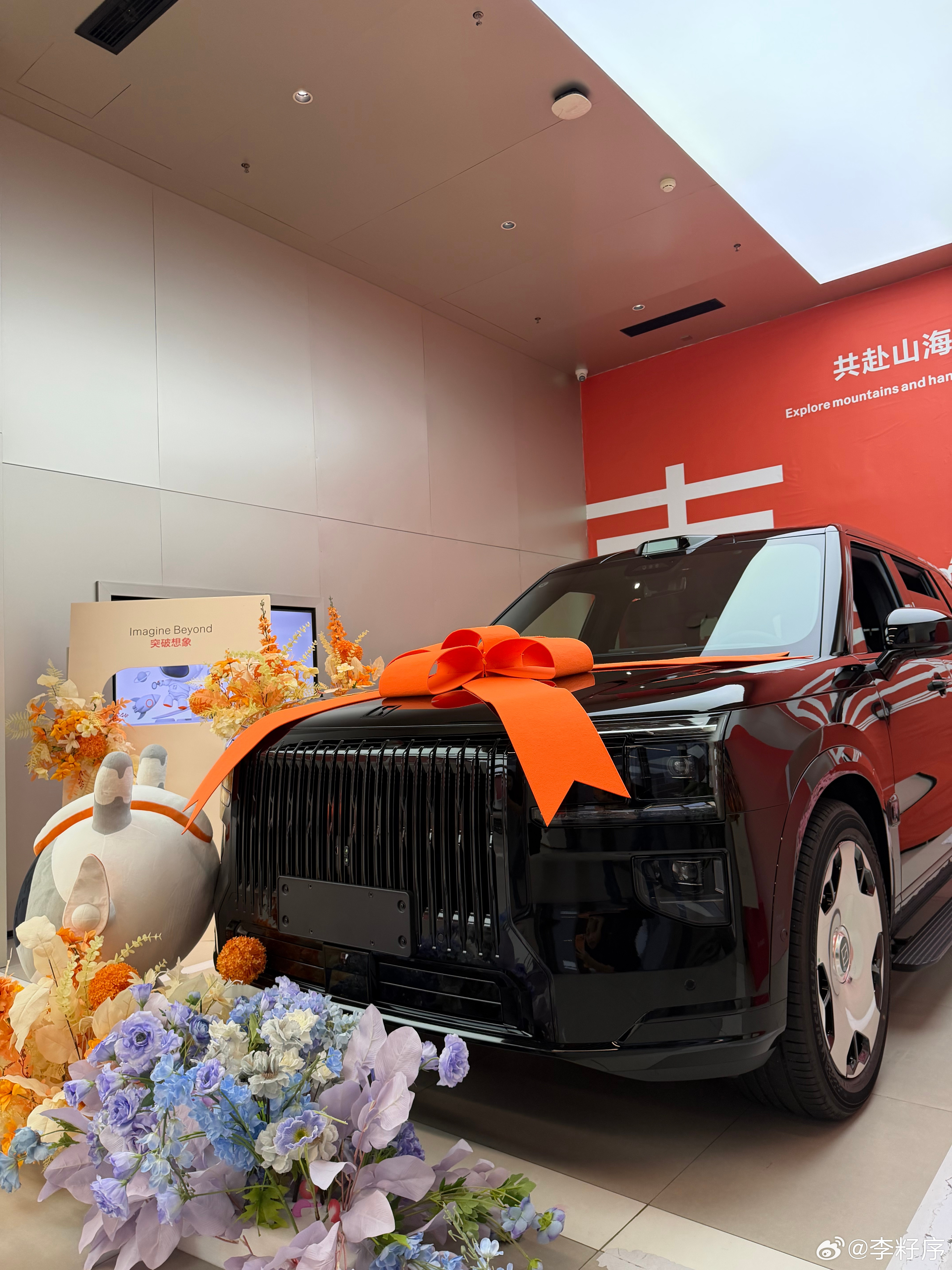 9X黑武士太帅了💕去年才刚换新车，本来没打算再添置。路过4S店被老公拉进去看车，一试乘直接被舒适度