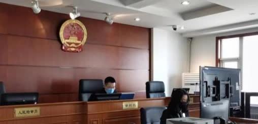 白嫖还上瘾了？四川南充，男子修空调，意外撞见美女邻居出轨，竟手机录下视