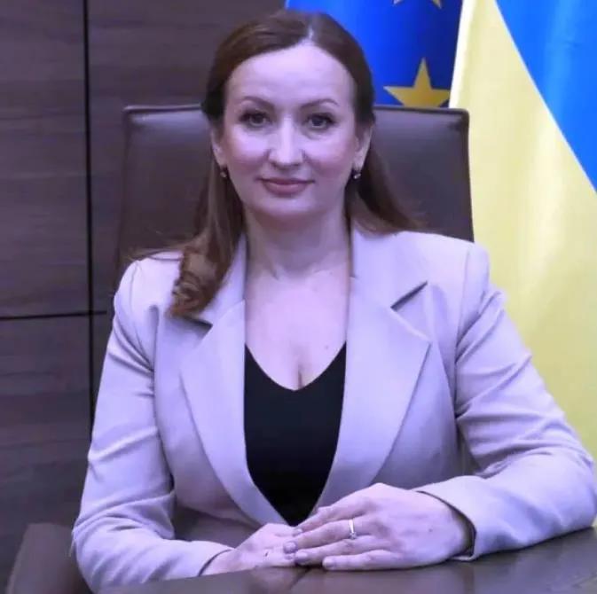 乌克兰武装部队乃至整个国家的男性比例都在迅速下降。在社会生活中，曾经被认为是男性