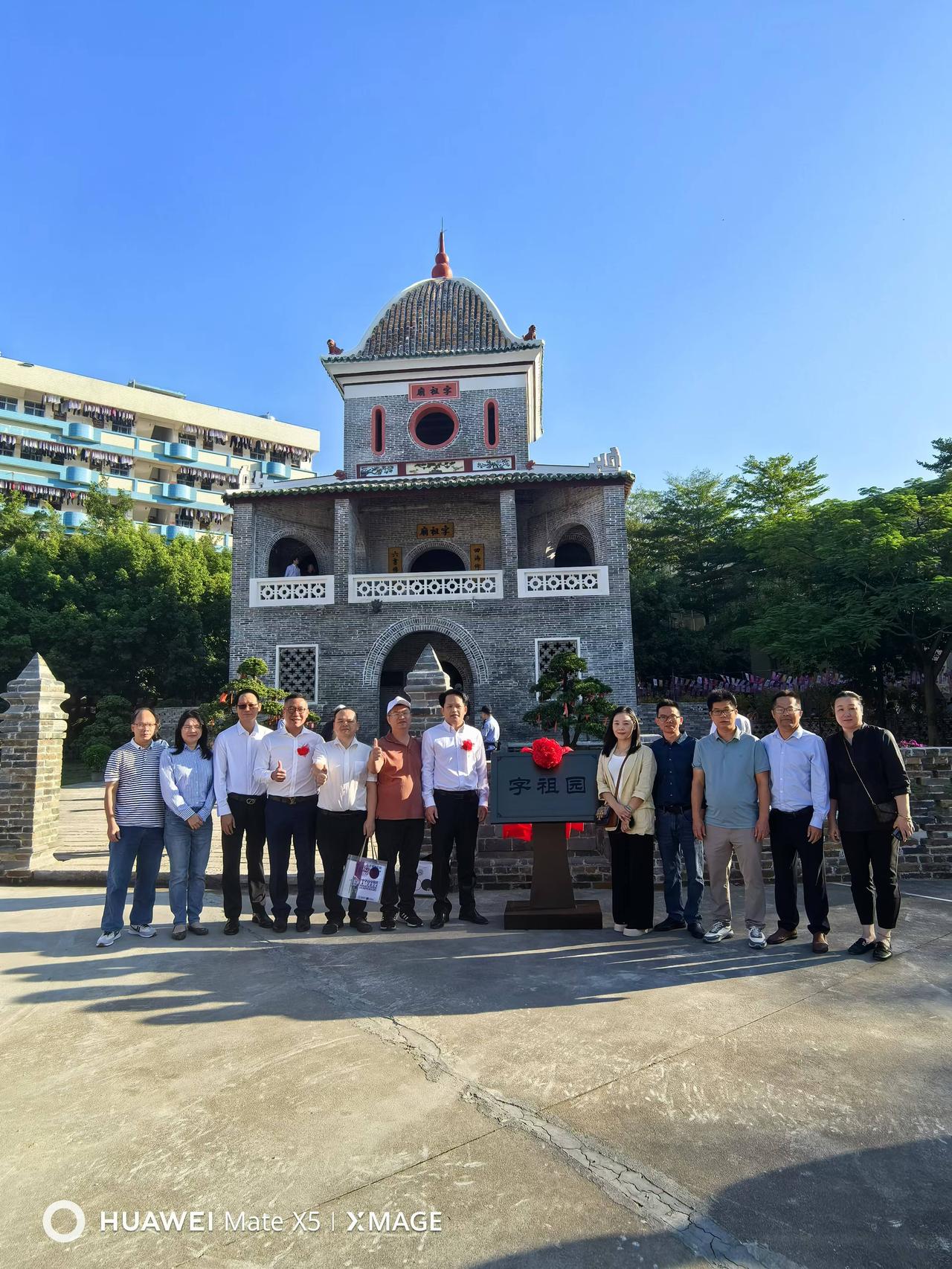 4100点的市场，机会与风险如何？普通投资者何去何从？是进是退？我的回答就两