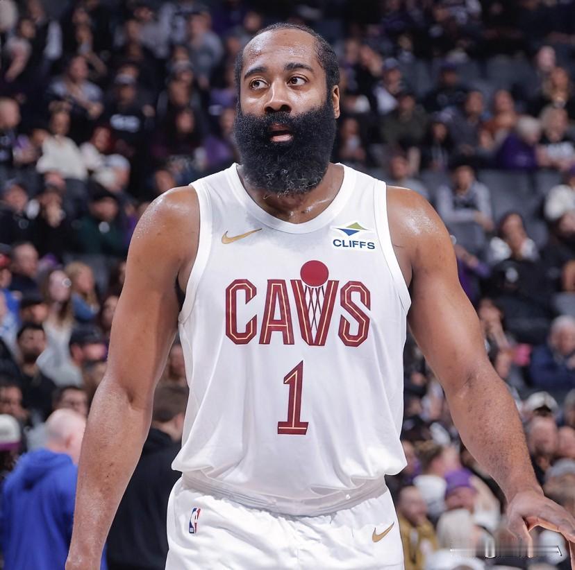 随着哈登首秀完成，哈登职业生涯6支球队的首秀表现：骑士——上场32.2分钟，